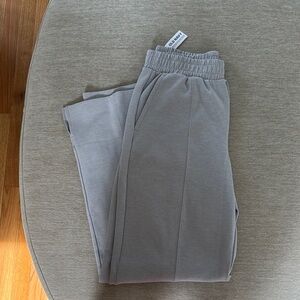 Old Navy Gray Sweatpants Elastic Waistband Athletic Style